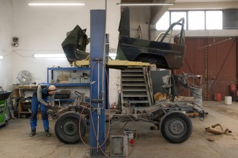 3-061-Custom-Mercedes-GWagon-ObsidianBlack-068611