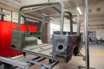 3-063-Convertible-Mercedes-250GD-ChinaBlue-067270