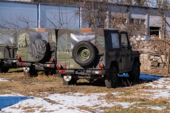 3-066-Convertible-Mercedes-250GD-ChinaBlue-067270