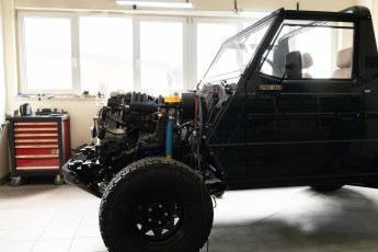 3-025-Convertible-Mercedes-250GD-RacingGreen-066918