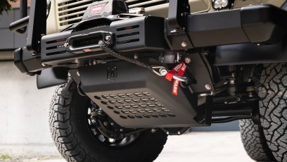 1-005-Custom-Mercedes-GWagon-White-068140