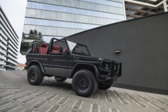 2B-006-Convertible-Mercedes-250GD-ObsidianBlack-070785