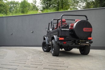 2B-009-Convertible-Mercedes-250GD-ObsidianBlack-070785