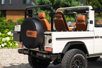 2B-020-Custom-Mercedes-GWagon-White-068140