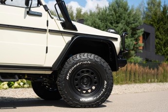 2B-024-Custom-Mercedes-GWagon-White-068140