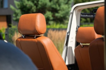 2B-062-Custom-Mercedes-GWagon-White-068140