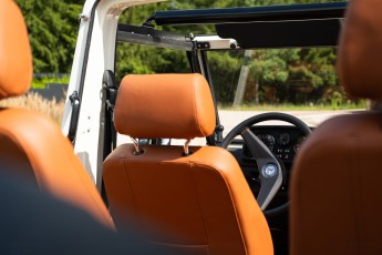 2B-065-Custom-Mercedes-GWagon-White-068140