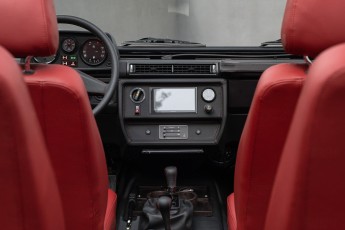 2B-070-Convertible-Mercedes-250GD-ObsidianBlack-070785