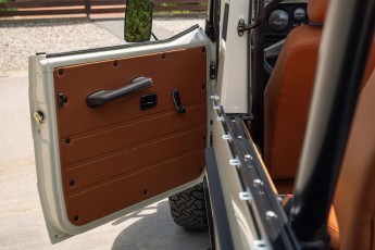 2B-078-Custom-Mercedes-GWagon-White-068140