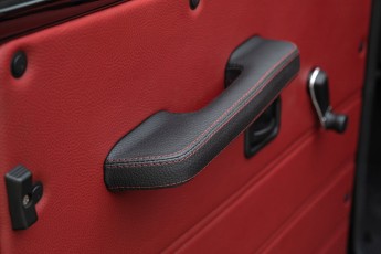 2B-081-Convertible-Mercedes-250GD-ObsidianBlack-070785