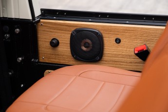 2B-086-Custom-Mercedes-GWagon-White-068140