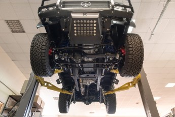 3-004-Convertible-Mercedes-250GD-ObsidianBlack-070785