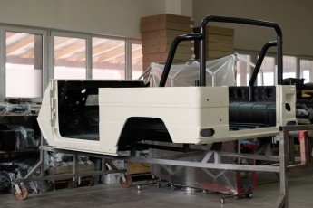 3-035-Custom-Mercedes-GWagon-White-068140