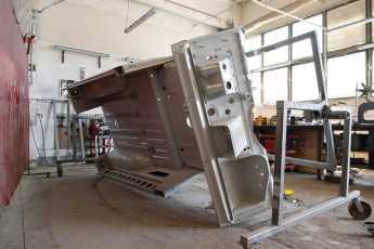 3-048-Convertible-Mercedes-250GD-ObsidianBlack-070785