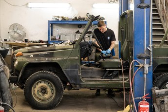 3-054-Custom-Mercedes-GWagon-White-068140