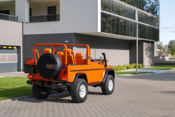 2B-018-Convertible-Mercedes-GWagen-MagmaBeamOrange-083485