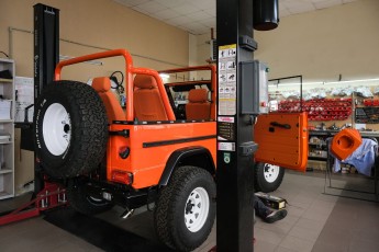 3-021-Convertible-Mercedes-GWagen-MagmaBeamOrange-083485