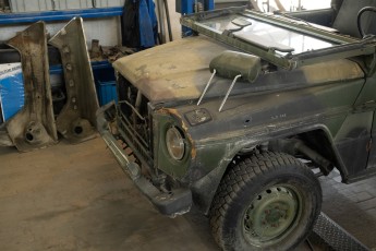 3-070-Convertible-Mercedes-250GD-GulfBlue-083223a