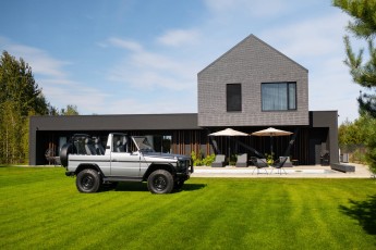 2A-005-Convertible-Mercedes-250GD-SeleniteGrey-069248-1920 EMC watermark 1% HQ-2