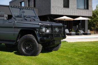 2A-020-Convertible-Mercedes-250GD-SeleniteGrey-069248-1920 EMC watermark 1% HQ-2