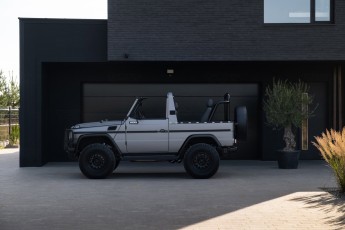 2B-004-Convertible-Mercedes-250GD-SeleniteGrey-069248