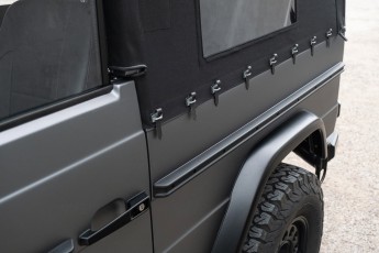 2B-017-Convertible-Mercedes-250GD-SeleniteGrey-069248