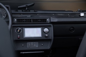 2B-030-Convertible-Mercedes-250GD-SeleniteGrey-069248