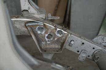 3-033-Convertible-Mercedes-250GD-SeleniteGrey-069248a