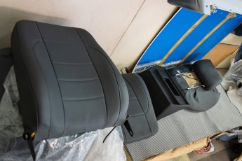 3-047-Convertible-Mercedes-250GD-SeleniteGrey-069248a