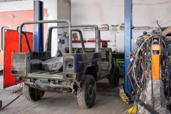 3-060-Convertible-Mercedes-250GD-SeleniteGrey-069248a