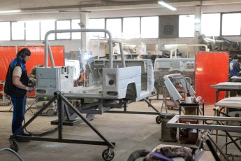 3-066-Convertible-Mercedes-250GD-SeleniteGrey-069248a