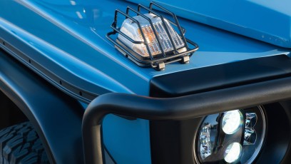 1-004-Custom-Mercedes-GWagon-ChinaBlue-075954