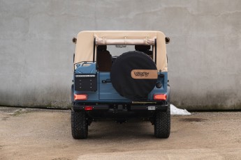 2B-016-Custom-Mercedes-GWagon-ChinaBlue-075954