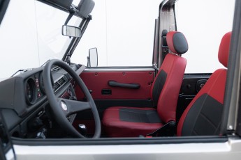 2B-068-Convertible-Mercedes-250GD-MojaveSilver-083791