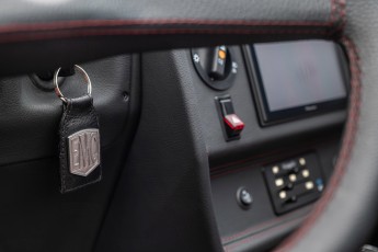 2B-086-Convertible-Mercedes-250GD-MojaveSilver-083791