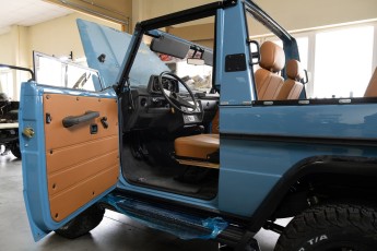 3-009-Custom-Mercedes-GWagon-ChinaBlue-075954