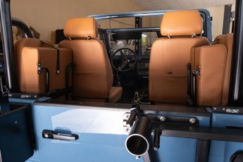 3-012-Custom-Mercedes-GWagon-ChinaBlue-075954