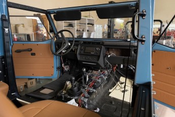 3-018-Custom-Mercedes-GWagon-ChinaBlue-075954