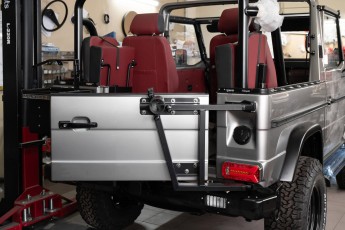 3-025-Convertible-Mercedes-250GD-MojaveSilver-083791