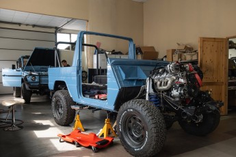 3-032-Custom-Mercedes-GWagon-ChinaBlue-075954