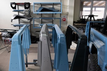 3-035-Custom-Mercedes-GWagon-ChinaBlue-075954