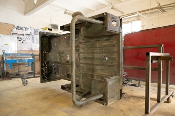 3-063-Custom-Mercedes-GWagon-ChinaBlue-075954