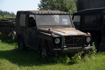 3-067-Custom-Mercedes-GWagon-ChinaBlue-075954