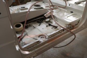 3-099-Convertible-Mercedes-250GD-MojaveSilver-083791