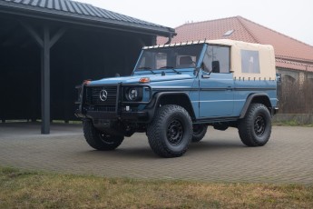 2B-021-Vintage-Mercedes-GWagon-ChinaBlue-079142