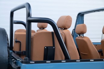 2B-057-Vintage-Mercedes-GWagon-ChinaBlue-079142