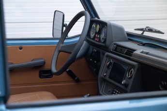 2B-059-Vintage-Mercedes-GWagon-ChinaBlue-079142