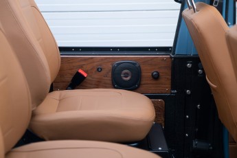 2B-060-Vintage-Mercedes-GWagon-ChinaBlue-079142