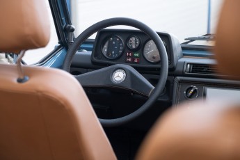 2B-062-Vintage-Mercedes-GWagon-ChinaBlue-079142