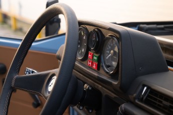 2B-075-Vintage-Mercedes-GWagon-ChinaBlue-079142